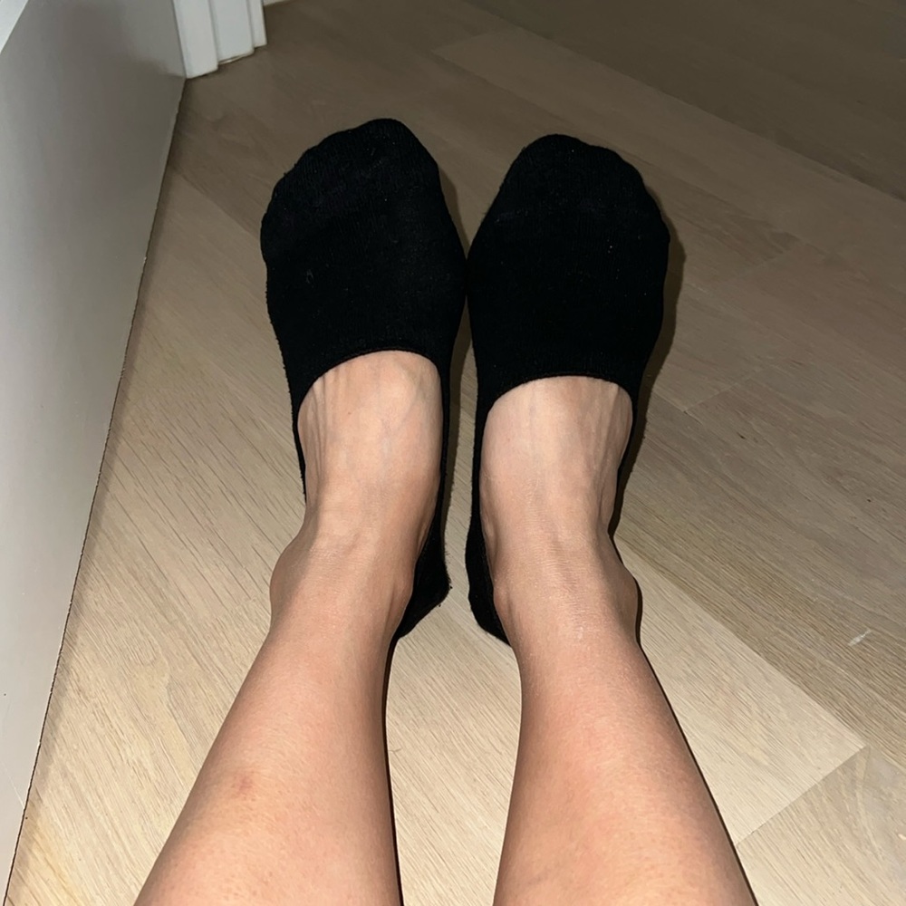 Black no show socks